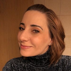 Meet your Posher, Adriana